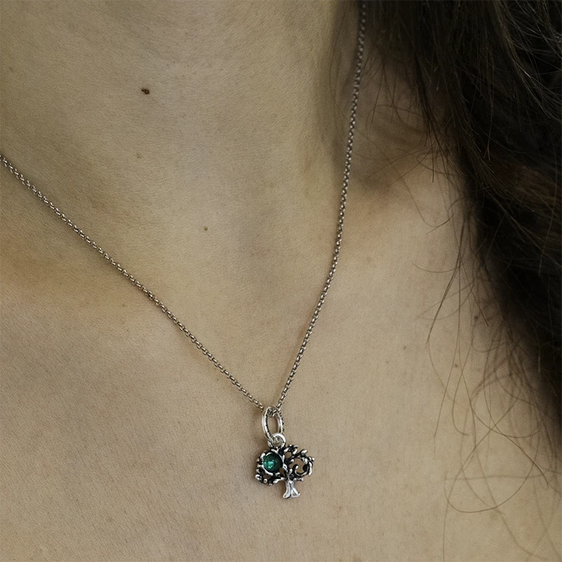 Small Tree of life necklace in 925 silver with a green stone