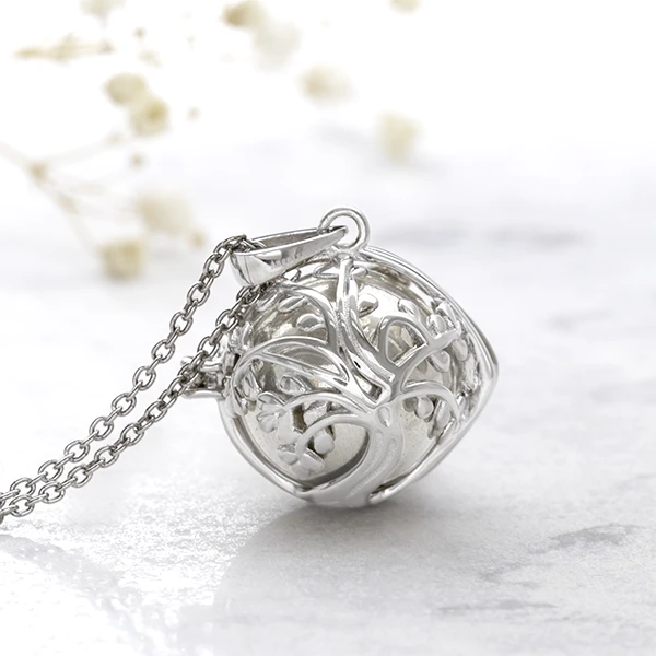 Pregnancy necklace with interchangeable sound ball